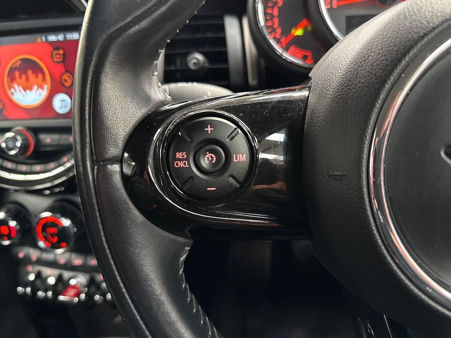 Used MINI Hatch 2020 for sale - 76450541: Photo 25