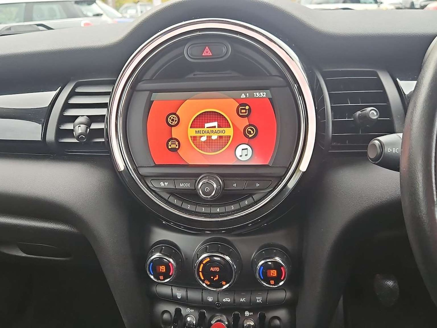 Used MINI Hatch 2018 for sale - 76596496: Photo 11