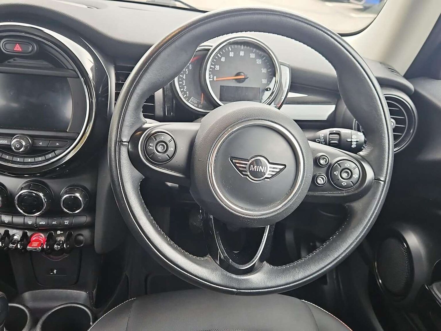 Used MINI Hatch 2018 for sale - 76596496: Photo 9