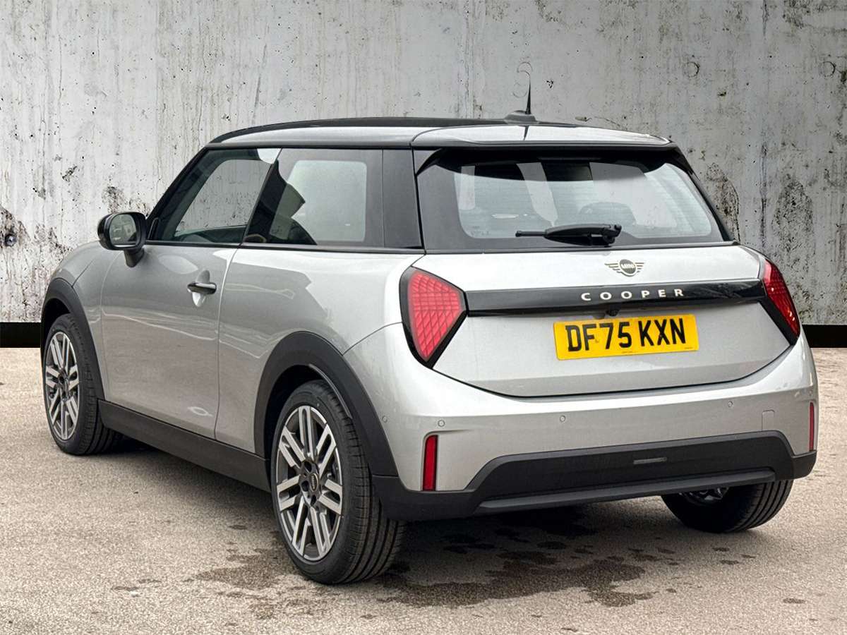 Used MINI Cooper 2025 for sale - 77556045: Photo 2