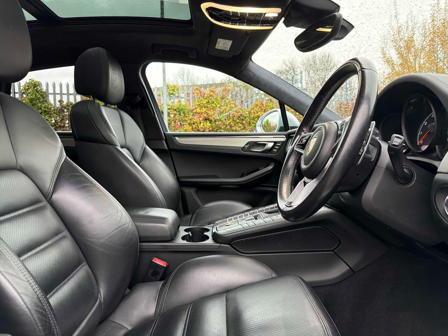 Used Porsche Macan 2015 for sale - 76830667: Photo 21