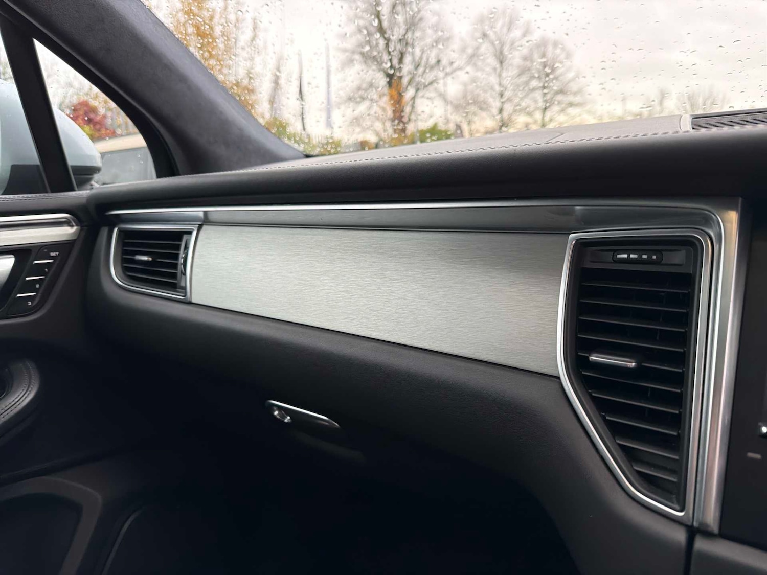 Used Porsche Macan 2015 for sale - 76830667: Photo 24