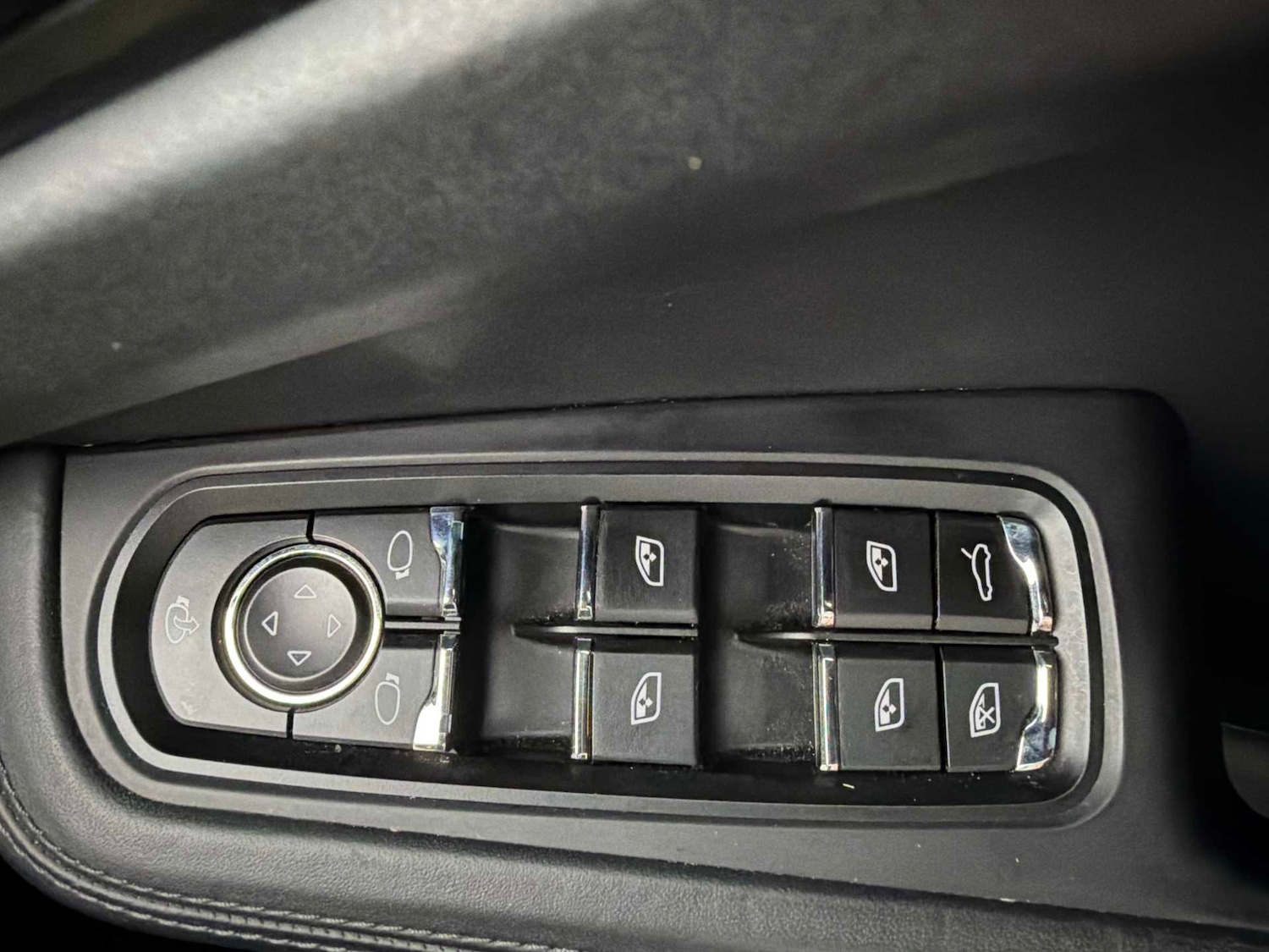 Used Porsche Macan 2015 for sale - 76830667: Photo 31