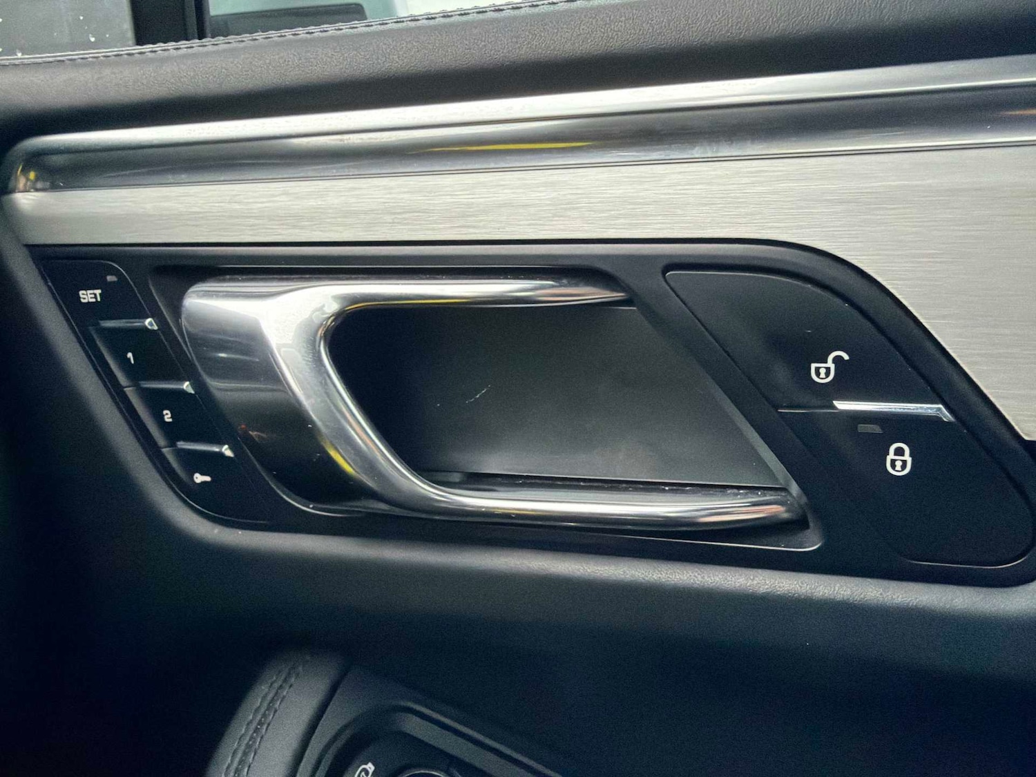 Used Porsche Macan 2015 for sale - 76830667: Photo 32