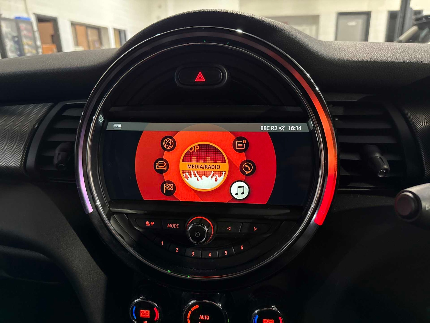 Used MINI Hatch 2018 for sale - 76770115: Photo 11