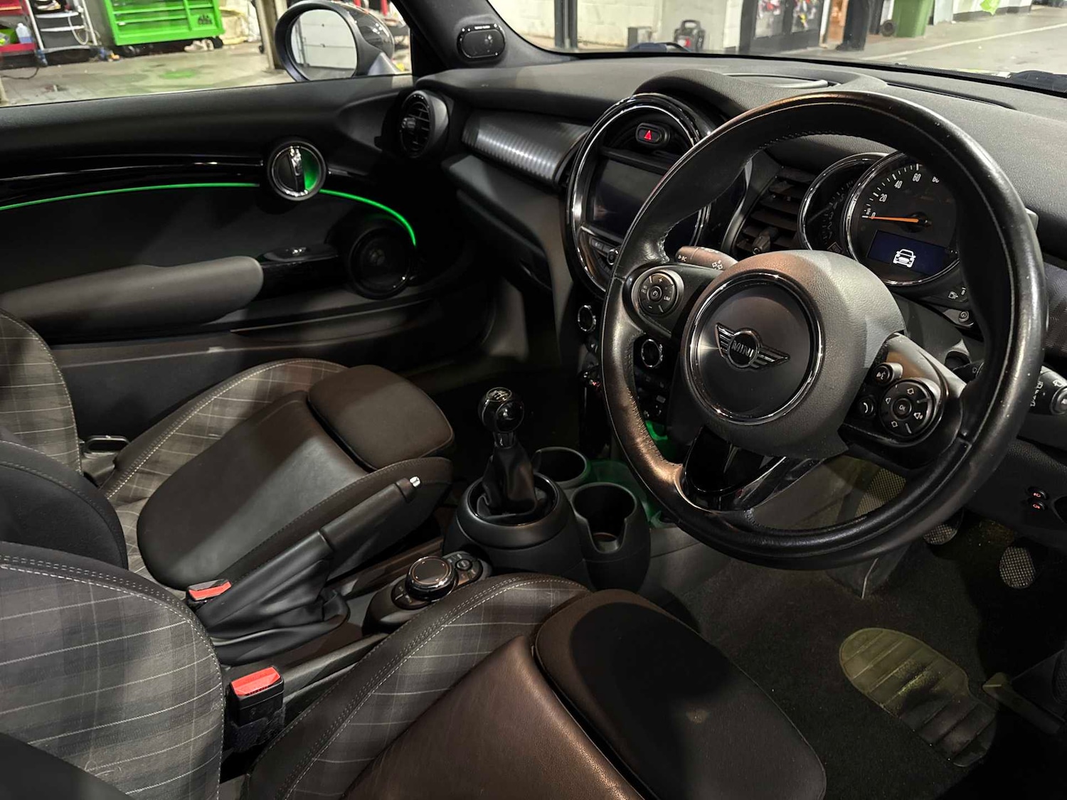 Used MINI Hatch 2018 for sale - 76770115: Photo 15