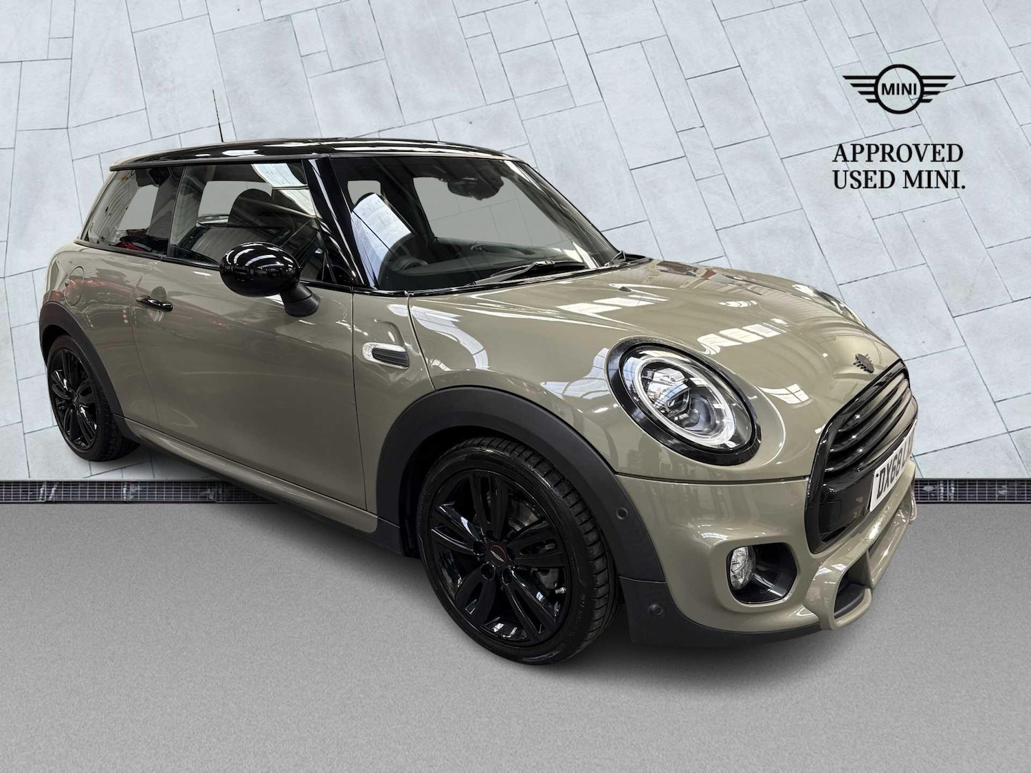 Used MINI Hatch 2019 for sale - 76736705: Photo 1