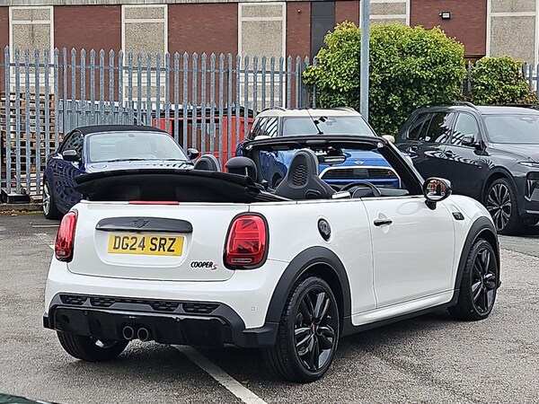 Used MINI Convertible 2024 for sale - 76142924: Photo 19