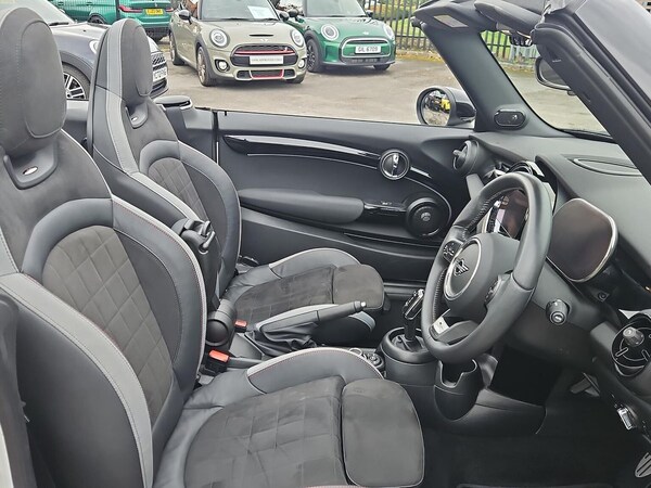 Used MINI Convertible 2024 for sale - 76142924: Photo 22