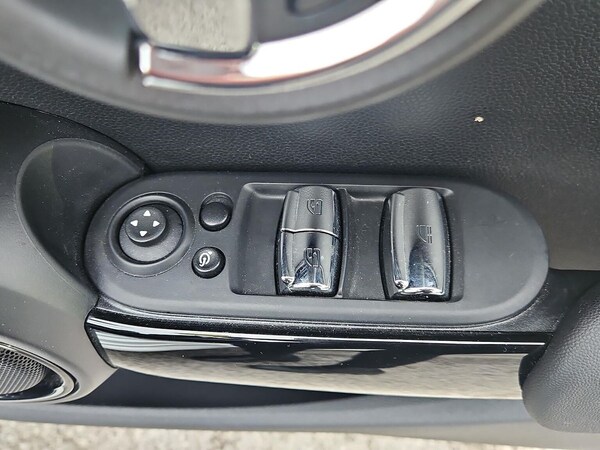 Used MINI Convertible 2024 for sale - 76142924: Photo 32