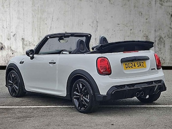 Used MINI Convertible 2024 for sale - 76142924: Photo 3