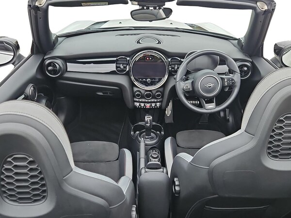 Used MINI Convertible 2024 for sale - 76142924: Photo 9