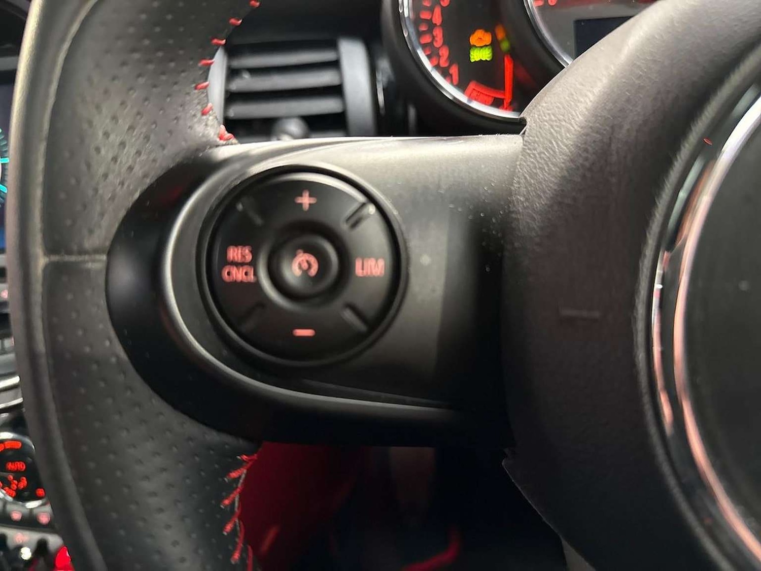 Used MINI Hatch 2019 for sale - 76596210: Photo 25