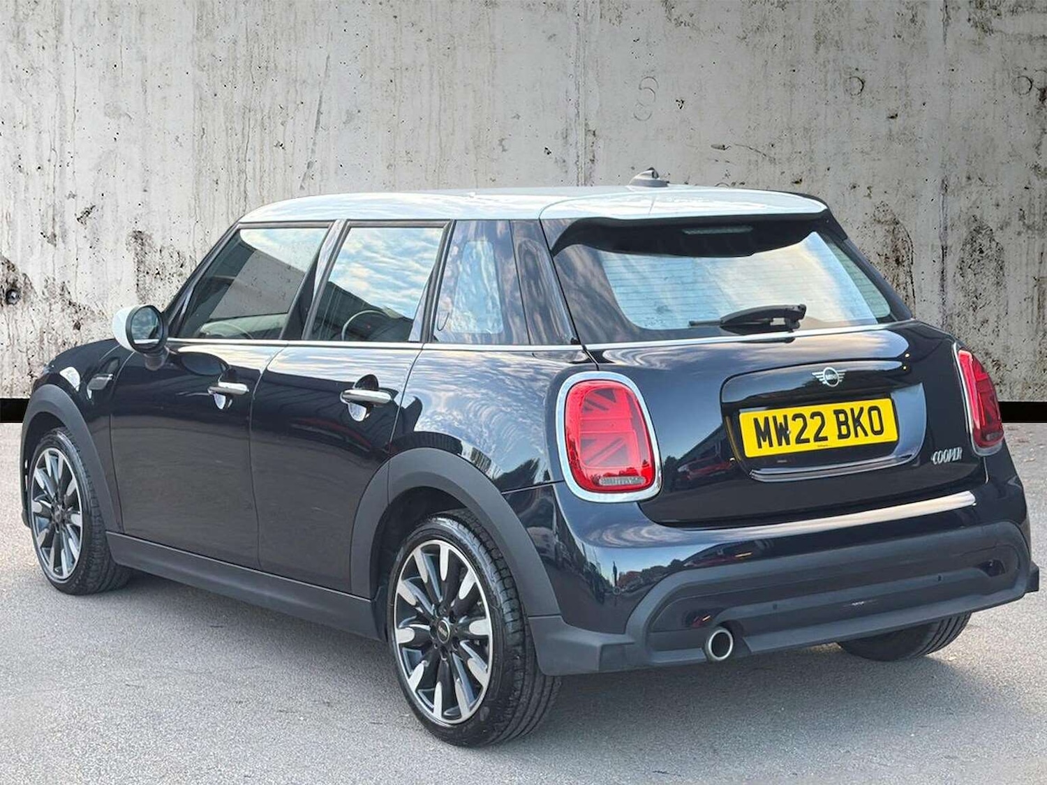Used MINI Hatch 2022 for sale - 76596169: Photo 2