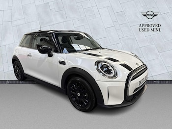 2023 - 1.5 Cooper Classic Premium 3Dr