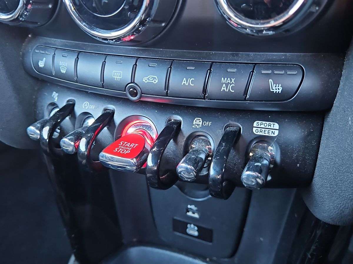 Used MINI Convertible 2023 for sale - 77980054: Photo 32