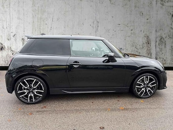 Used MINI Cooper 2025 for sale - 76599109: Photo