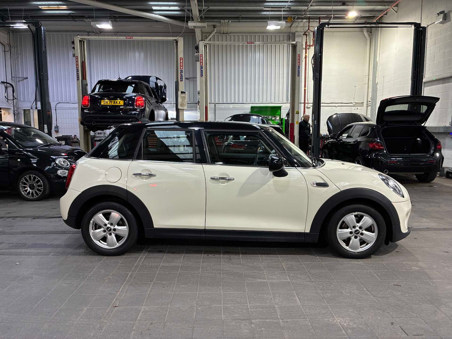 Used MINI Hatch 2020 for sale - 77766558: Photo 3