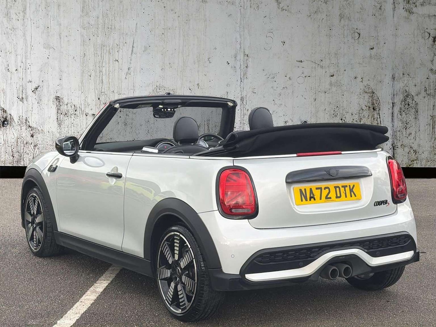 Used MINI Convertible 2022 for sale - 77488502: Photo 2