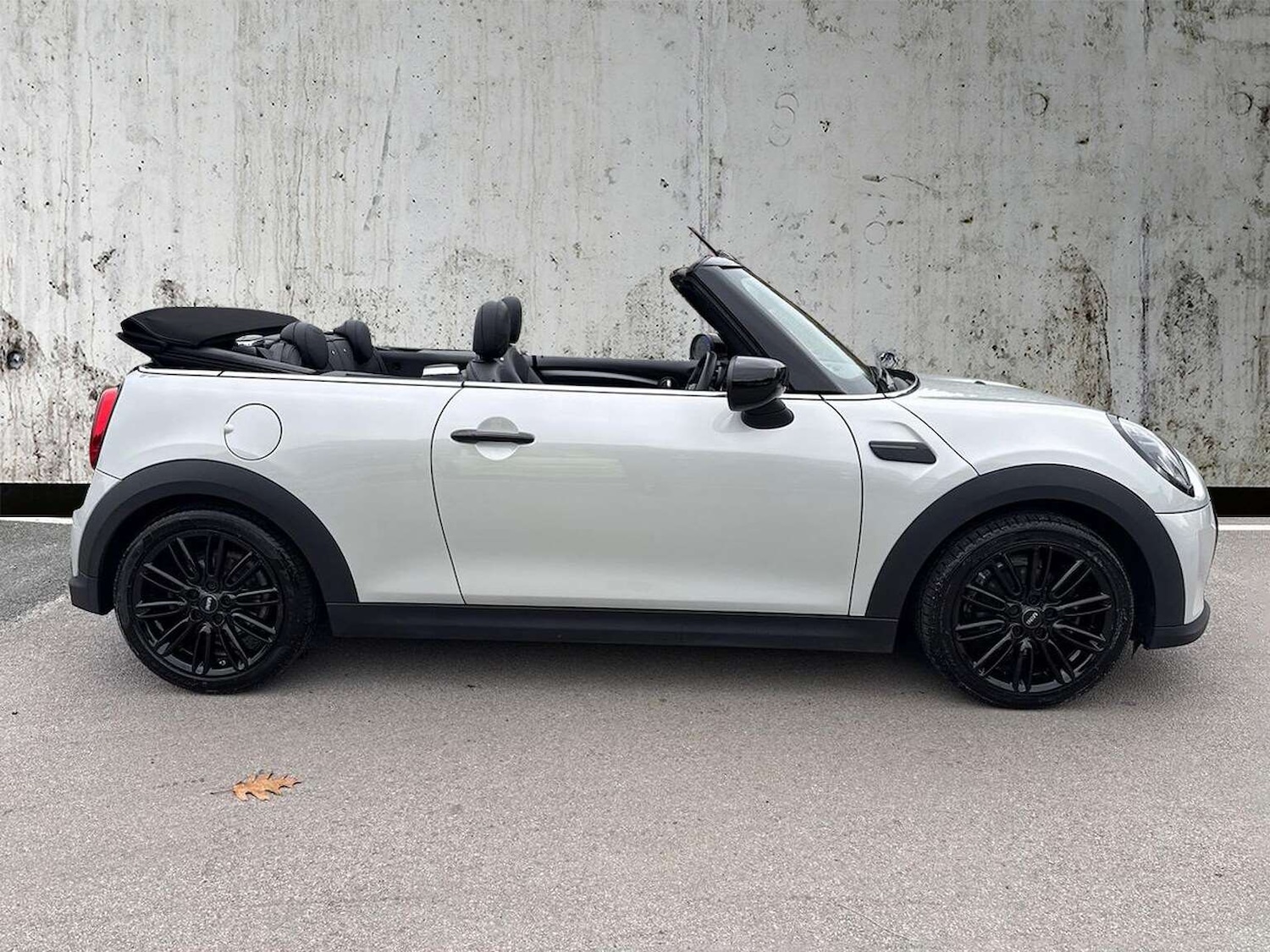 Used MINI Convertible 2022 for sale - 76596260: Photo 3