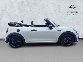 Used MINI Convertible 2021 for sale - 78531717: Photo