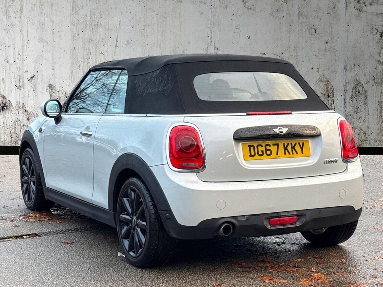 Used MINI Convertible 2017 for sale - 76387212: Photo 2