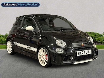 Used Abarth 695 2022 for sale - 76643585: Photo