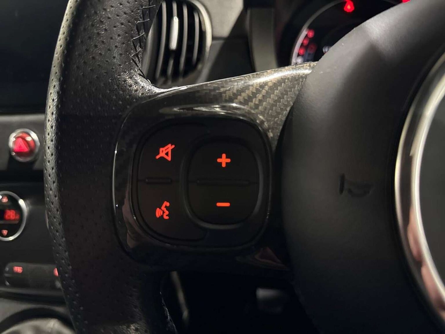 Used Abarth 695 2022 for sale - 76643585: Photo 25