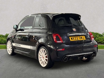 Used Abarth 695 2022 for sale - 76643585: Photo