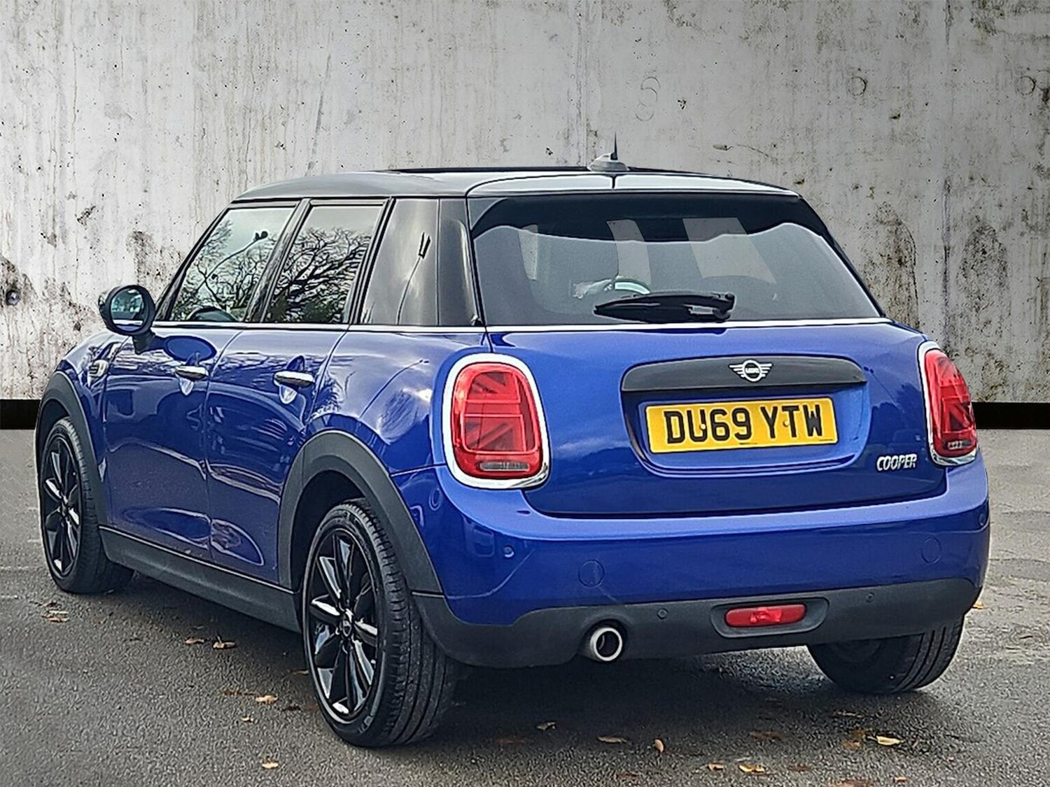 Used MINI Hatch 2019 for sale - 76450543: Photo 2