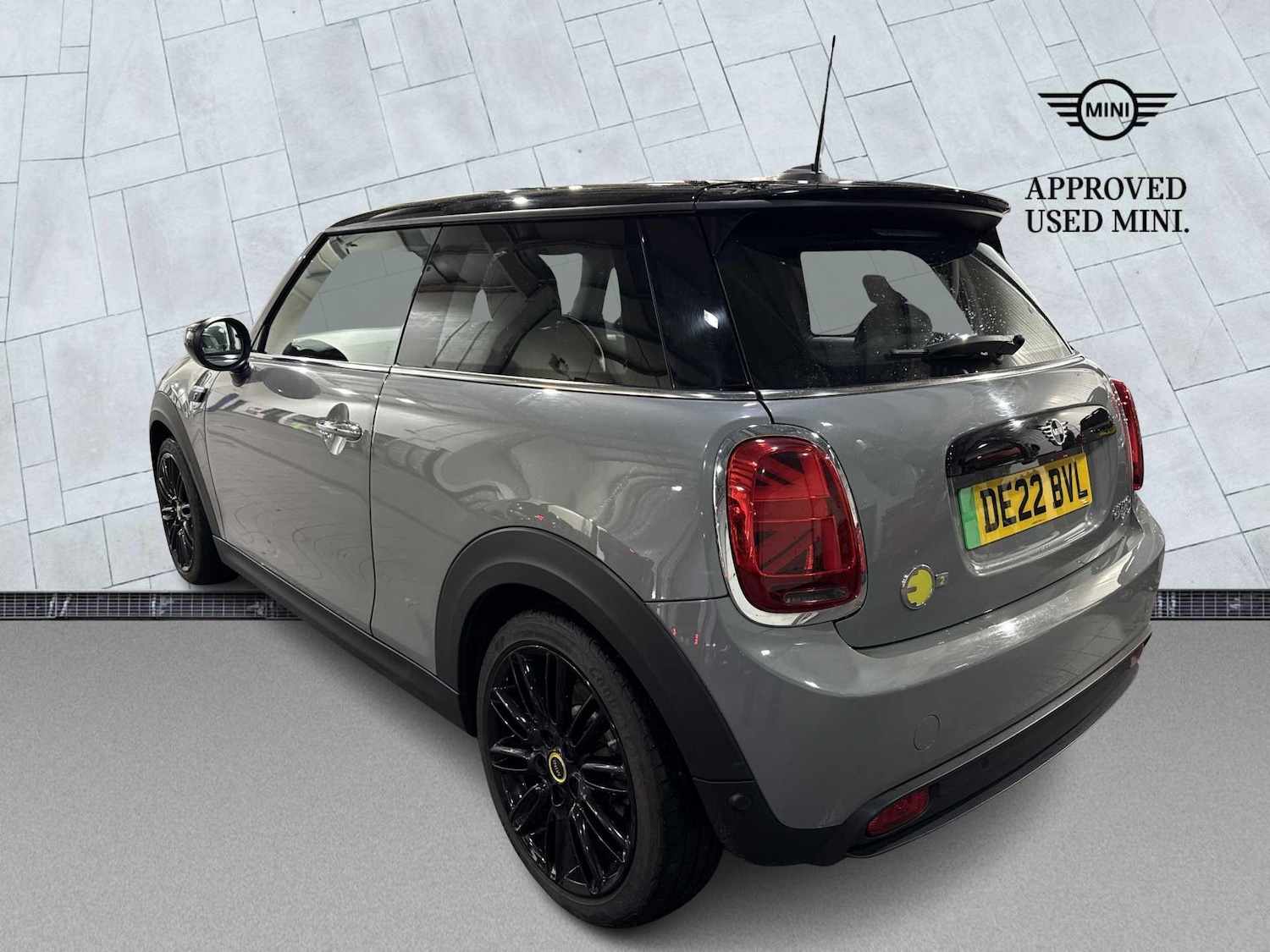 Used MINI Hatch 2022 for sale - 76770098: Photo 2