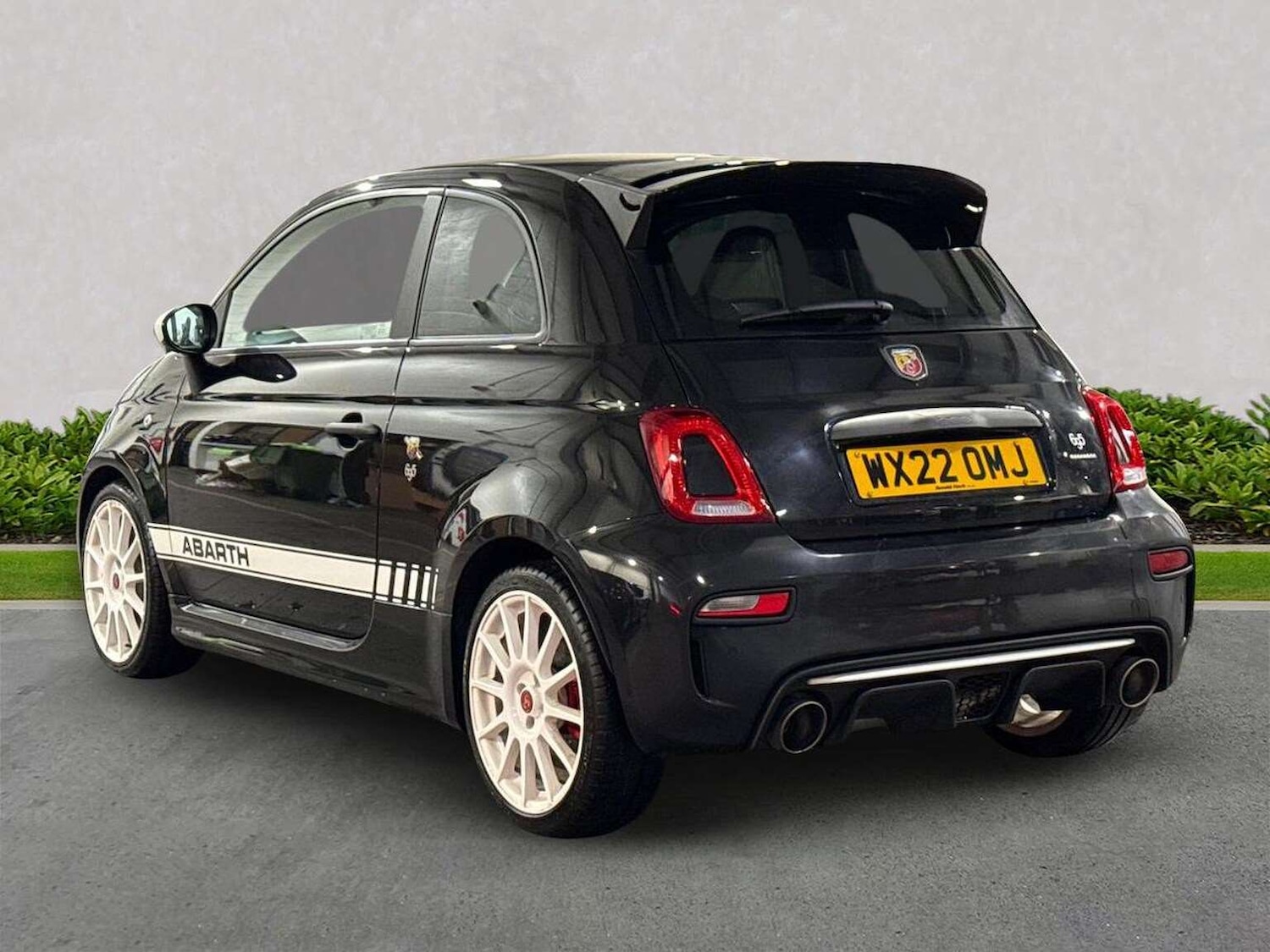 Used Abarth 695 2022 for sale - 77845342: Photo 2