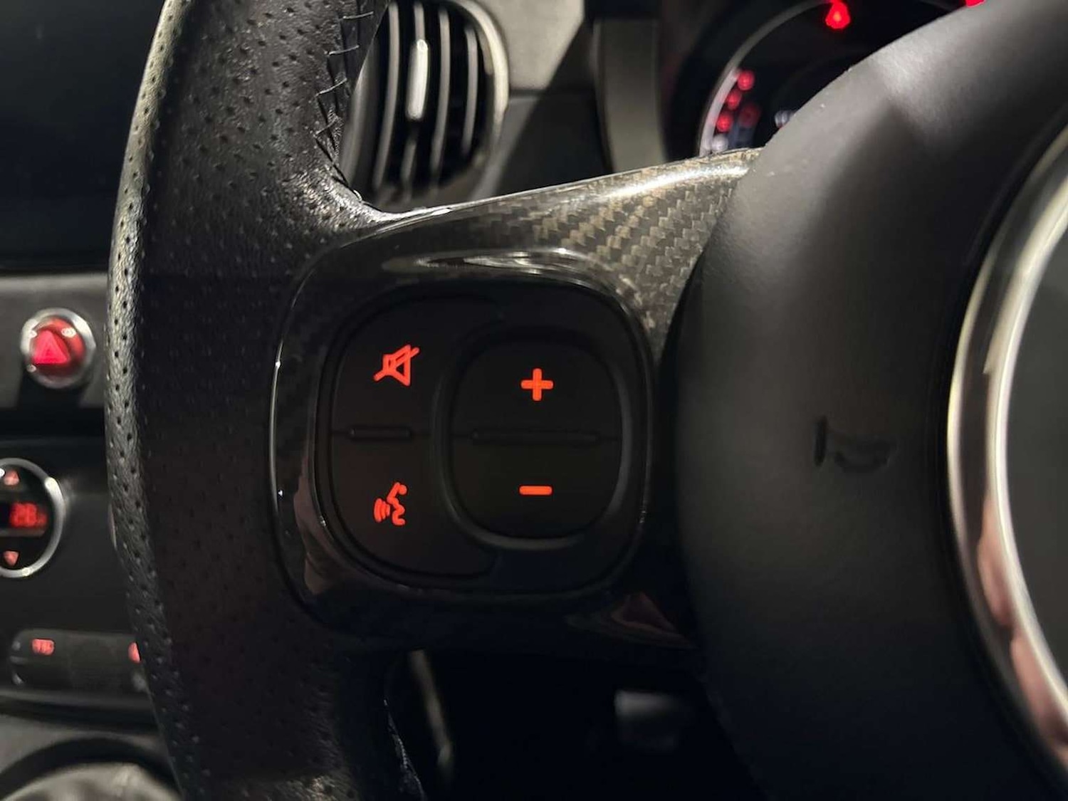 Used Abarth 695 2022 for sale - 77845342: Photo 25