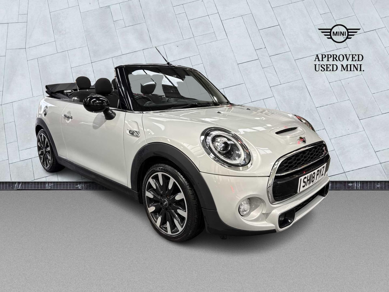 Used MINI Convertible 2018 for sale - 76879675: Photo 1