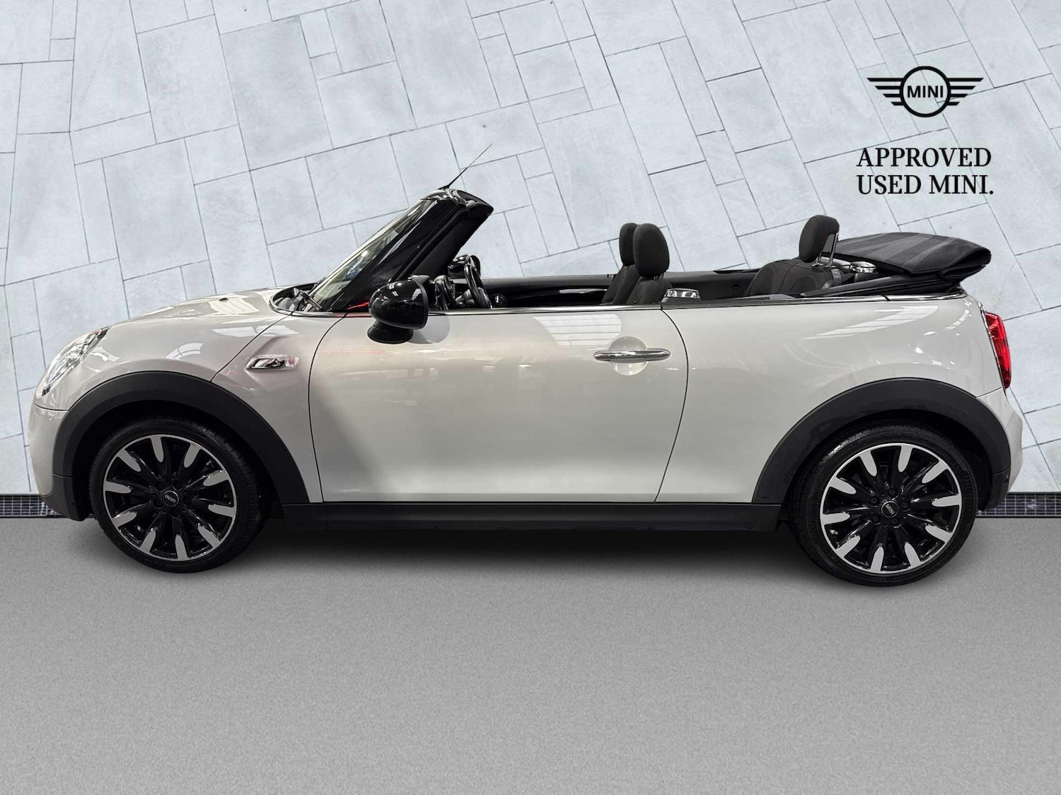 Used MINI Convertible 2018 for sale - 76879675: Photo 18