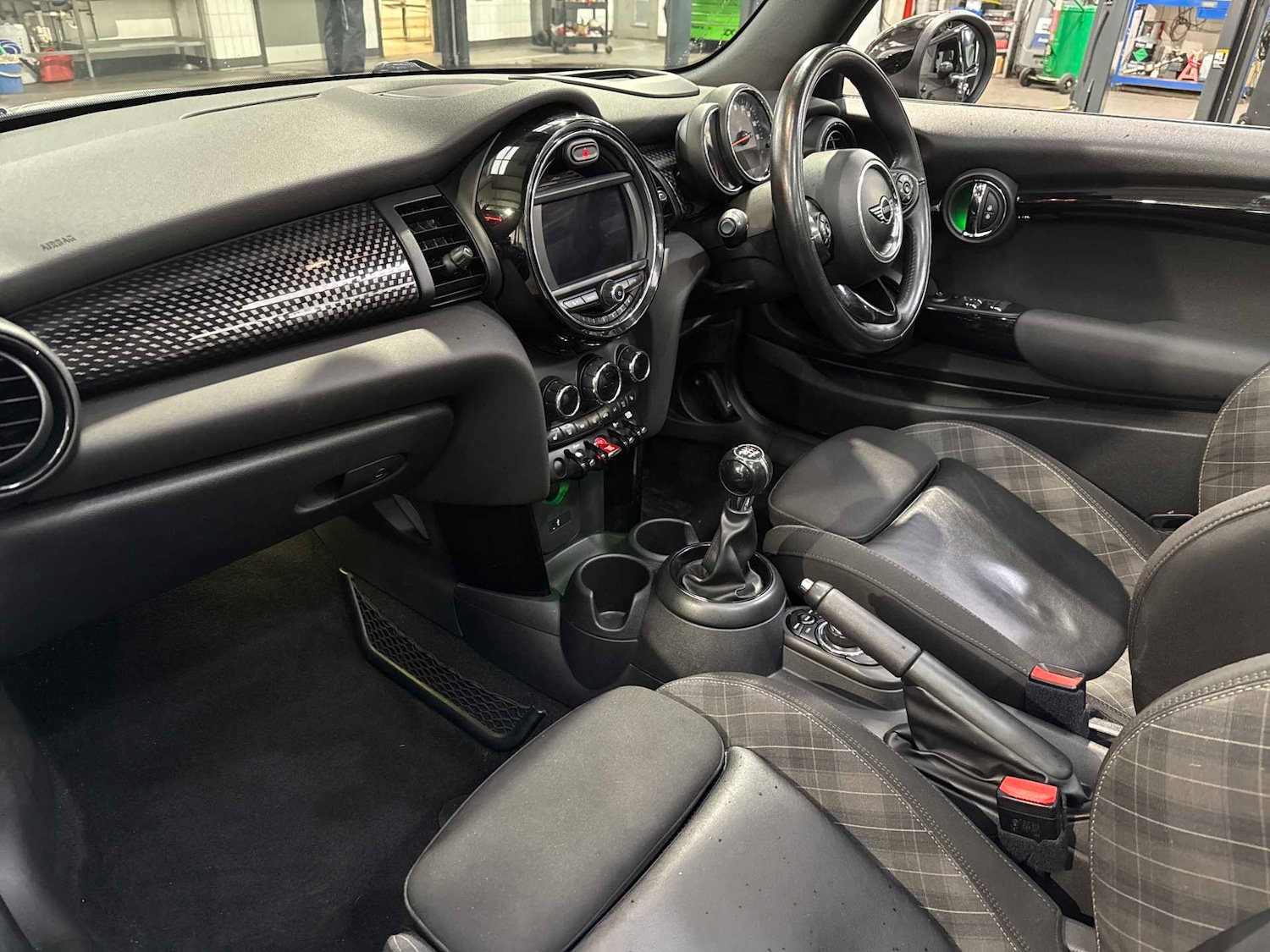 Used MINI Convertible 2018 for sale - 76879675: Photo 6