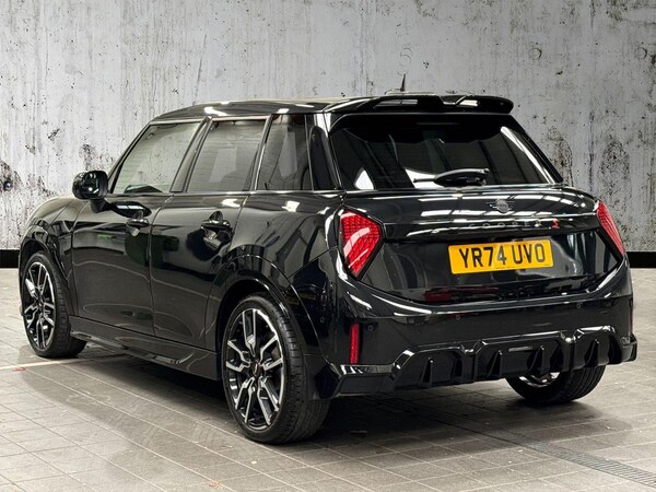 Used MINI Cooper 2024 for sale - 76237010: Photo 2
