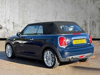 Used MINI Convertible 2019 for sale - 76376821: Photo
