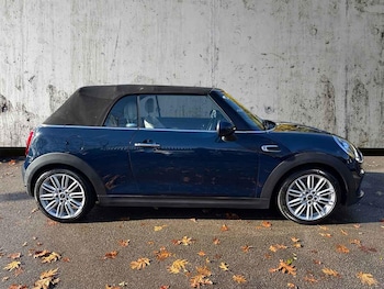 Used MINI Convertible 2019 for sale - 76376821: Photo