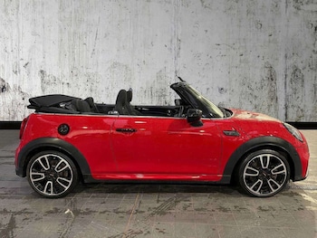Used MINI Convertible 2024 for sale - 77980076: Photo
