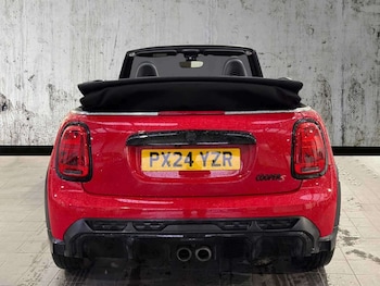 Used MINI Convertible 2024 for sale - 77980076: Photo