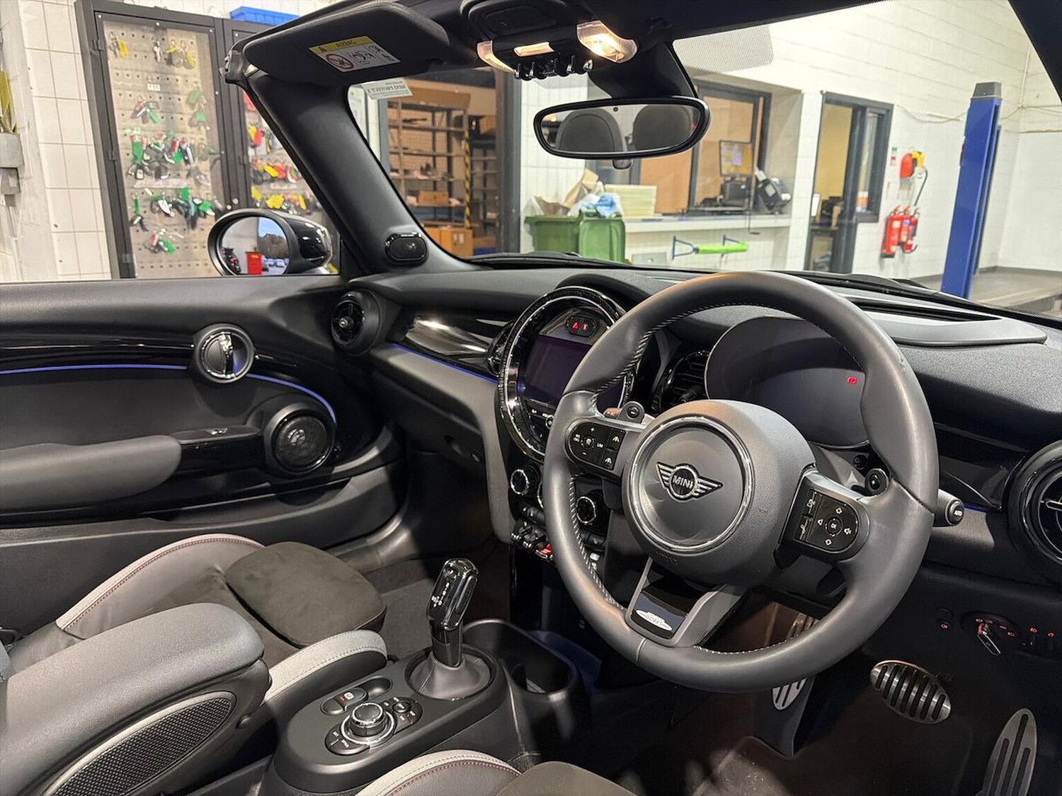 Used MINI Convertible 2024 for sale - 76455257: Photo 15