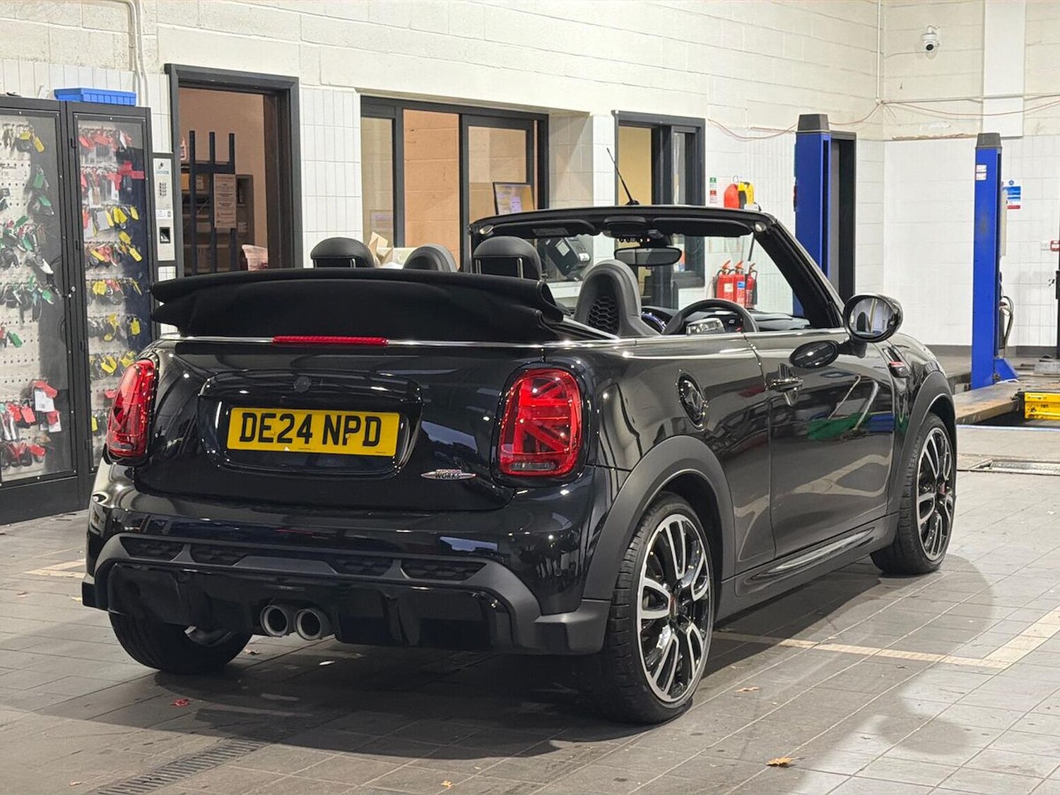 Used MINI Convertible 2024 for sale - 76455257: Photo 18