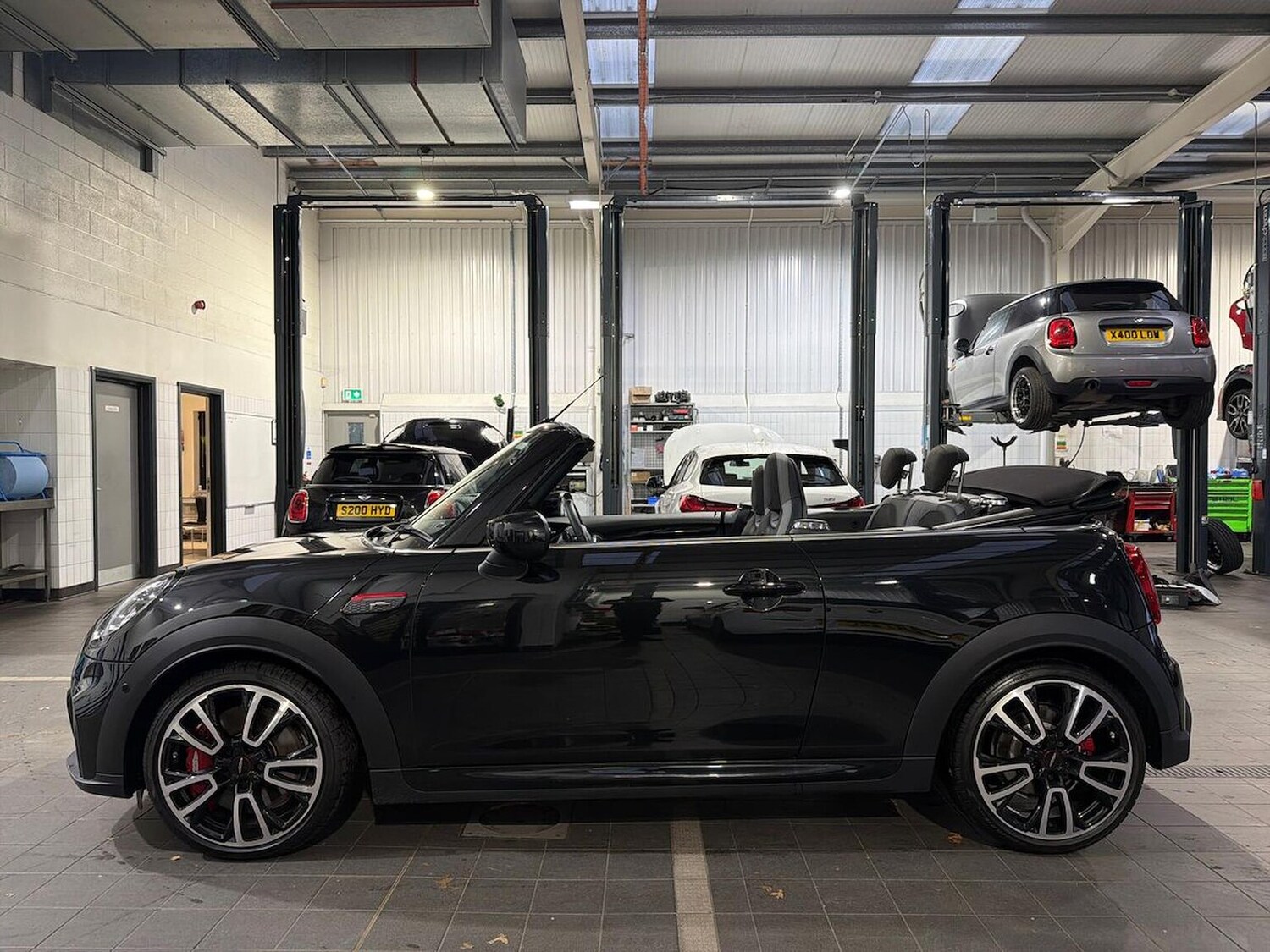Used MINI Convertible 2024 for sale - 76455257: Photo 19