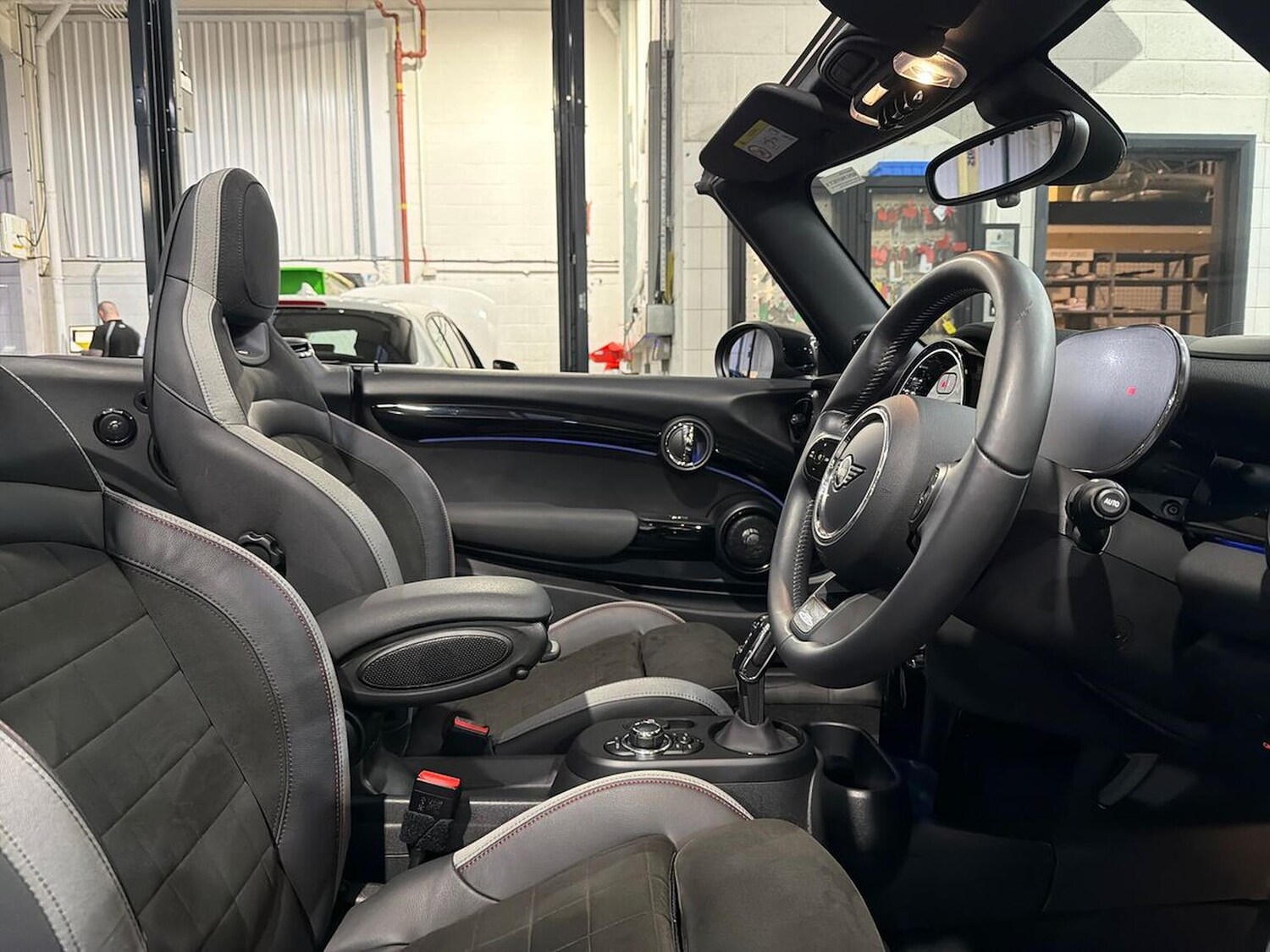 Used MINI Convertible 2024 for sale - 76455257: Photo 21