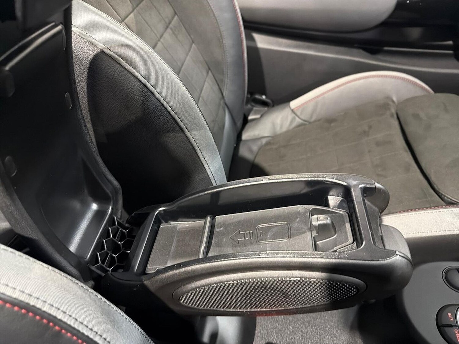 Used MINI Convertible 2024 for sale - 76455257: Photo 23