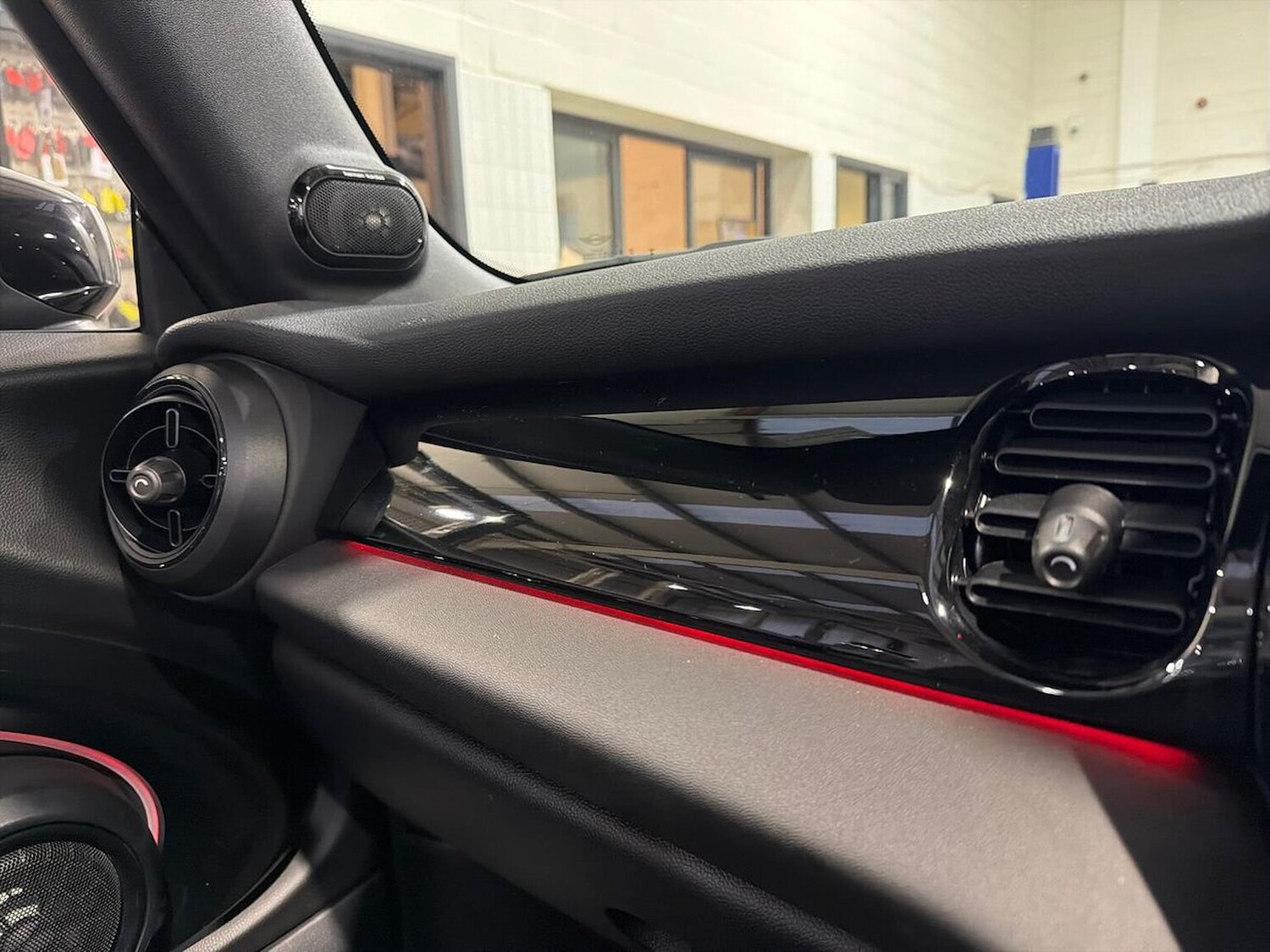 Used MINI Convertible 2024 for sale - 76455257: Photo 24