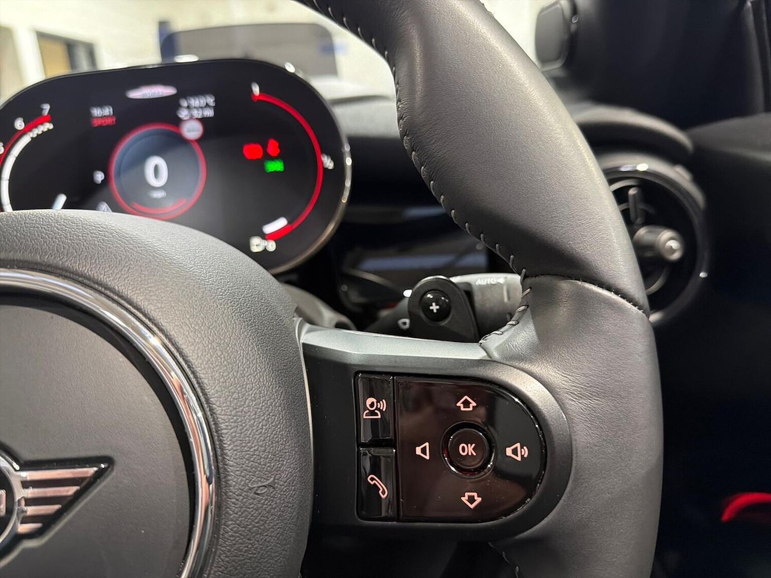 Used MINI Convertible 2024 for sale - 76455257: Photo 26