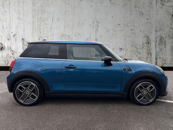 Used MINI Hatch 2021 for sale - 76340640: Photo