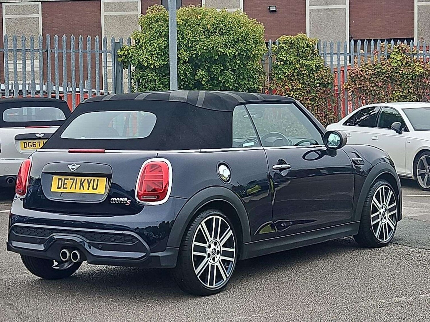 Used MINI Convertible 2021 for sale - 76596247: Photo 18